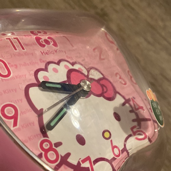 💘 Hello Kitty Vintage Sanrio Apple Alarm Clock 💘 - Picture 2 of 7